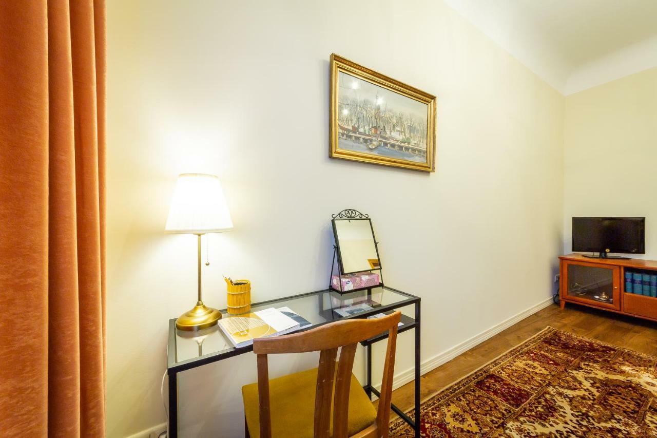 Stories Writer'S Ap 40Sqm Renovated Free Parking Lejlighed Riga Eksteriør billede